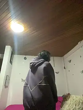 Snapshot of Andi9_ chatting on February 1, 2:37 am Andi9 online show from February 1, 2:37 am