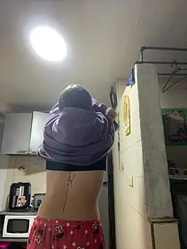 Snapshot of Andi9_ chatting on February 7, 2:08 am Andi9 online show from February 7, 2:08 am