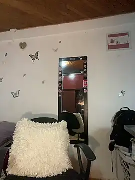 Snapshot of Andi9_ chatting on February 9, 3:11 am Andi9 online show from February 9, 3:11 am