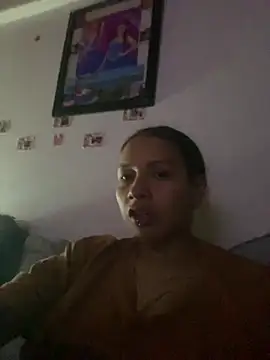 Snapshot of Andi9_ chatting on February 13, 2:56 am Andi9 online show from February 13, 2:56 am