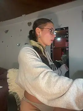 Snapshot of Andi9_ chatting on March 14, 2:10 am Andi9 online show from March 14, 2:10 am