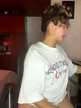 Snapshot of Andi9_ chatting on September 19, 10:10 pm Andi9 online show from September 19, 10:10 pm