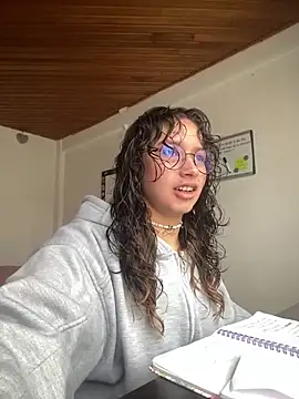 Snapshot of Andi9_ chatting on October 9, 3:43 pm Andi9 online show from October 9, 3:43 pm