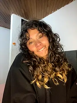 Snapshot of Andi9_ chatting on October 15, 2:01 am Andi9 online show from October 15, 2:01 am