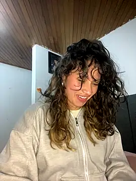 Snapshot of Andi9_ chatting on October 16, 3:18 am Andi9 online show from October 16, 3:18 am