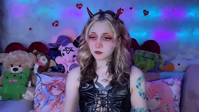 Snapshot of _Devill_Baby chatting on May 8, 8:47 pm Devill Baby online show from May 8, 8:47 pm