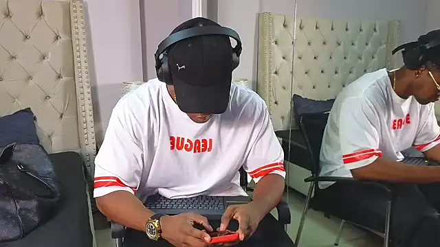 Snapshot of AdonisKnight chatting on January 20, 7:46 pm AdonisKnight online show from January 20, 7:46 pm