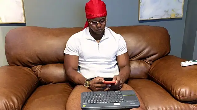 Snapshot of AdonisKnight chatting on January 31, 11:56 am AdonisKnight online show from January 31, 11:56 am