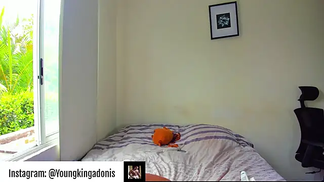 Snapshot of AdonisKnight chatting on September 24, 7:06 pm AdonisKnight online show from September 24, 7:06 pm