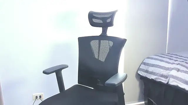 Snapshot of AdonisKnight chatting on April 14, 12:55 pm AdonisKnight online show from April 14, 12:55 pm