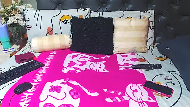 NunuBerry16 online show from April 13, 7:58 am