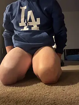 cutemodal33 online show from February 8, 7:59 am
