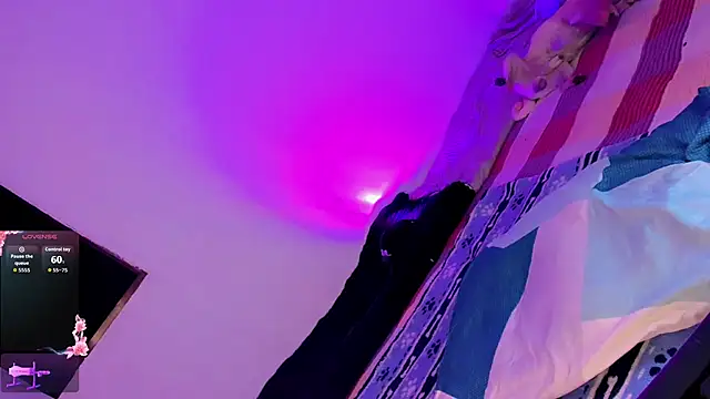 pinkscreens online show from March 27, 12:16 am