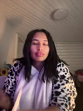 Snapshot of Anily_Lovely chatting on July 9, 11:31 pm Anily Lovely online show from July 9, 11:31 pm