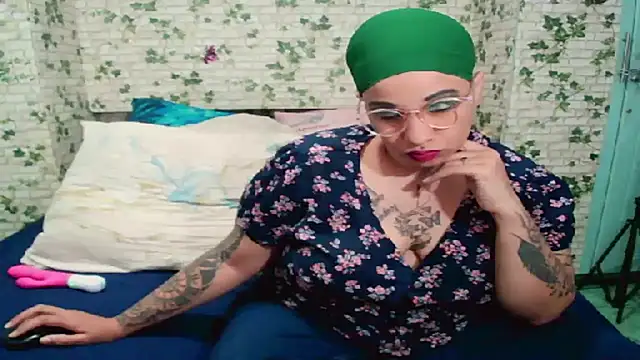 Snapshot of Indian_candyXX chatting on May 14, 4:36 pm Indian candyXX online show from May 14, 4:36 pm