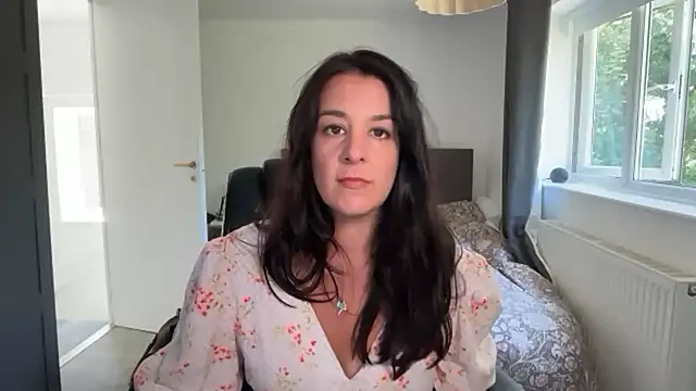 Snapshot of flatwhite0 chatting on July 29, 1:31 pm flatwhite0 online show from July 29, 1:31 pm
