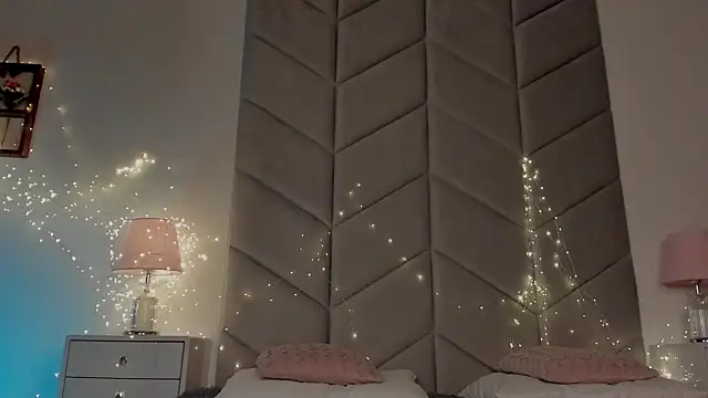 Jessie Roy online show from February 5, 11:50 pm