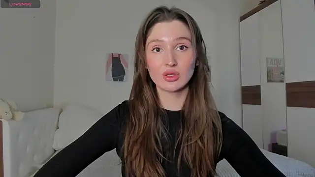 Snapshot of tender_babyy chatting on February 7, 2:15 pm tender babyy online show from February 7, 2:15 pm