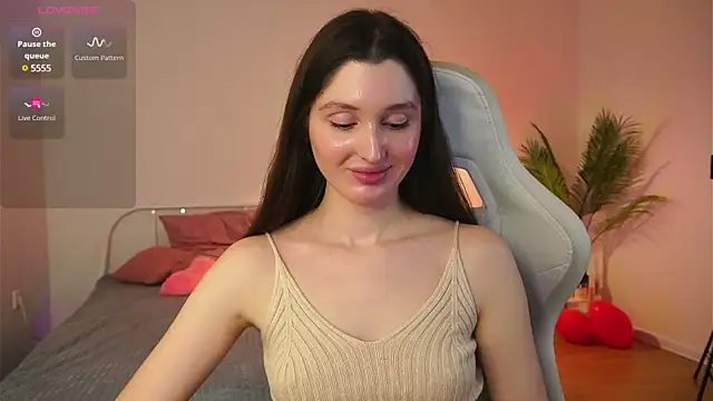 Snapshot of tender_babyy chatting on March 3, 2:37 pm tender babyy online show from March 3, 2:37 pm