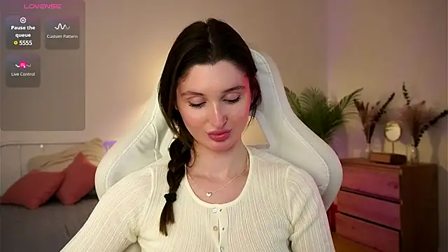 Snapshot of tender_babyy chatting on March 19, 1:51 pm tender babyy online show from March 19, 1:51 pm