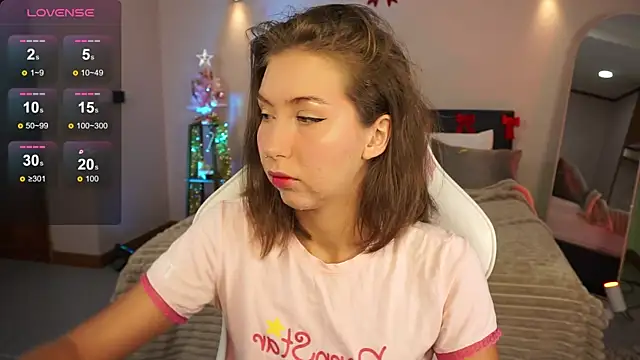 Snapshot of LinaSiren chatting on December 27, 3:09 am LinaSiren online show from December 27, 3:09 am