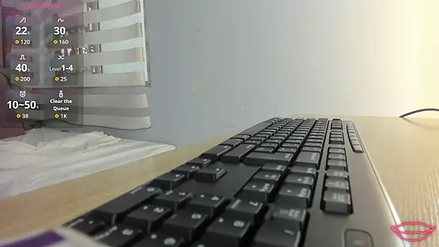 lou rosse  online show from September 29, 8:46 pm