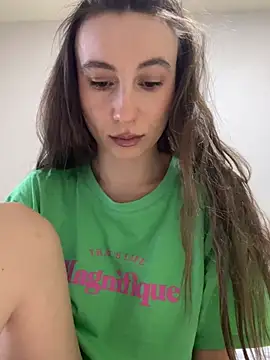 Snapshot of viviandaimond1 chatting on December 18, 12:29 pm viviandaimond1 online show from December 18, 12:29 pm