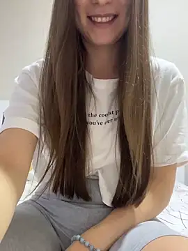 Snapshot of viviandaimond1 chatting on December 20, 2:05 pm viviandaimond1 online show from December 20, 2:05 pm