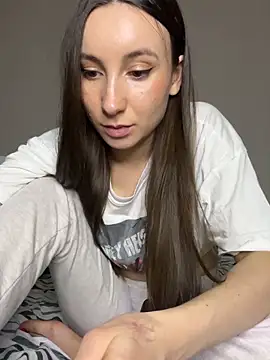 Snapshot of viviandaimond1 chatting on December 21, 4:14 pm viviandaimond1 online show from December 21, 4:14 pm