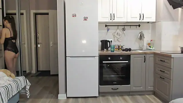 Snapshot of viviandaimond1 chatting on January 5, 2:30 pm viviandaimond1 online show from January 5, 2:30 pm