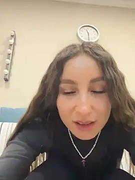 Snapshot of viviandaimond1 chatting on January 11, 8:32 pm viviandaimond1 online show from January 11, 8:32 pm