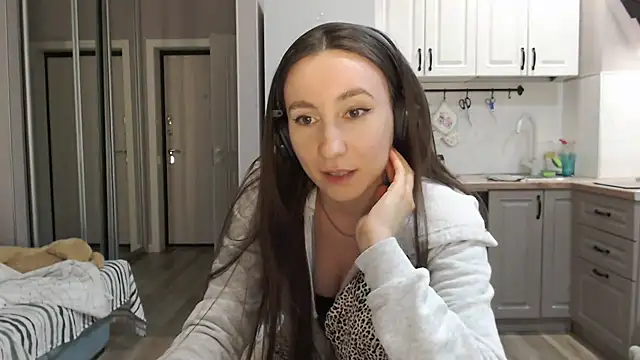 Snapshot of viviandaimond1 chatting on January 19, 3:32 pm viviandaimond1 online show from January 19, 3:32 pm