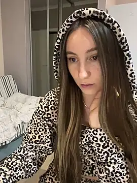 Snapshot of viviandaimond1 chatting on February 15, 10:21 pm viviandaimond1 online show from February 15, 10:21 pm