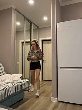 Snapshot of viviandaimond1 chatting on February 18, 3:54 pm viviandaimond1 online show from February 18, 3:54 pm