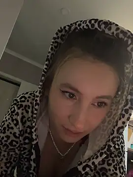 Snapshot of viviandaimond1 chatting on February 18, 6:58 pm viviandaimond1 online show from February 18, 6:58 pm