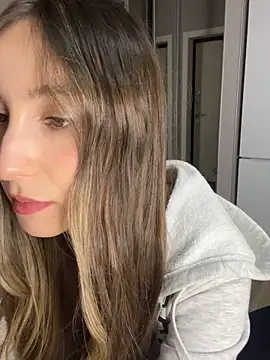 Snapshot of viviandaimond1 chatting on February 24, 4:47 pm viviandaimond1 online show from February 24, 4:47 pm