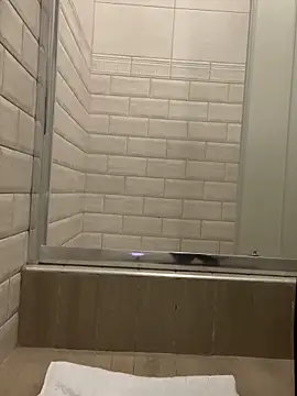 Snapshot of viviandaimond1 chatting on February 24, 7:52 pm viviandaimond1 online show from February 24, 7:52 pm