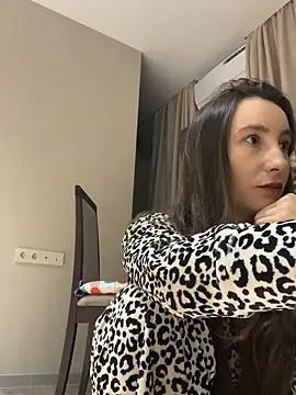 Snapshot of viviandaimond1 chatting on February 27, 4:10 pm viviandaimond1 online show from February 27, 4:10 pm