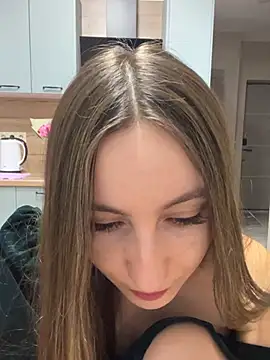 Snapshot of viviandaimond1 chatting on March 4, 8:38 pm viviandaimond1 online show from March 4, 8:38 pm