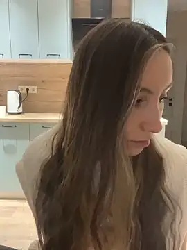 Snapshot of viviandaimond1 chatting on March 5, 8:32 pm viviandaimond1 online show from March 5, 8:32 pm