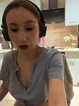 Snapshot of viviandaimond1 chatting on March 15, 5:37 pm viviandaimond1 online show from March 15, 5:37 pm