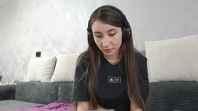 Snapshot of viviandaimond1 chatting on October 19, 11:22 am viviandaimond1 online show from October 19, 11:22 am