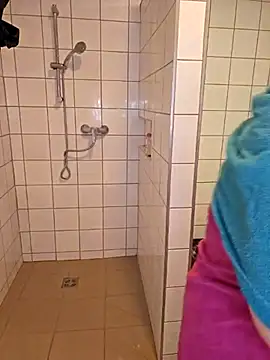 Snapshot of AmazingCurvy chatting on February 18, 10:58 pm AmazingCurvy online show from February 18, 10:58 pm