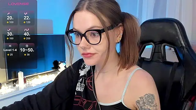 Marta May  online show from January 18, 8:40 pm