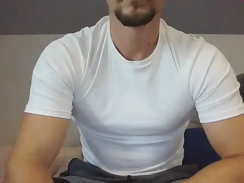 Snapshot of LoveEveryWet chatting on October 6, 10:56 am LoveEveryWet online show from October 6, 10:56 am