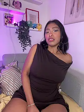 Snapshot of Isabella_fasilier chatting on February 18, 12:39 am Isabella fasilier online show from February 18, 12:39 am