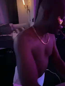 Snapshot of Pressure69mee chatting on January 19, 1:21 am Pressure69mee online show from January 19, 1:21 am