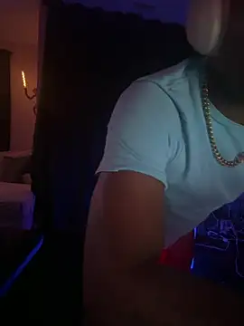 Snapshot of Pressure69mee chatting on February 7, 9:37 am Pressure69mee online show from February 7, 9:37 am