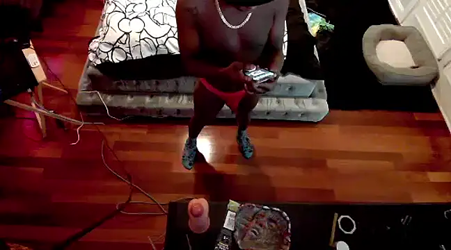 Snapshot of Pressure69mee chatting on February 11, 5:29 pm Pressure69mee online show from February 11, 5:29 pm