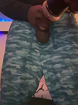 Snapshot of Pressure69mee chatting on February 17, 3:15 am Pressure69mee online show from February 17, 3:15 am